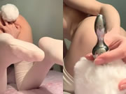 Gadis asia murni meraba vaginanya di tempat tidur